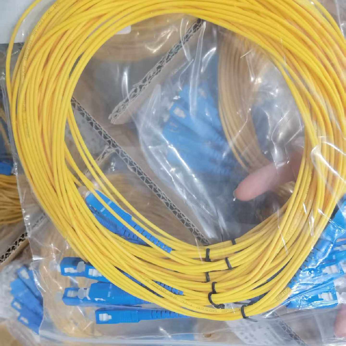 亨通原箱SCupcSCupc2mm黄2米跳线光纤全新