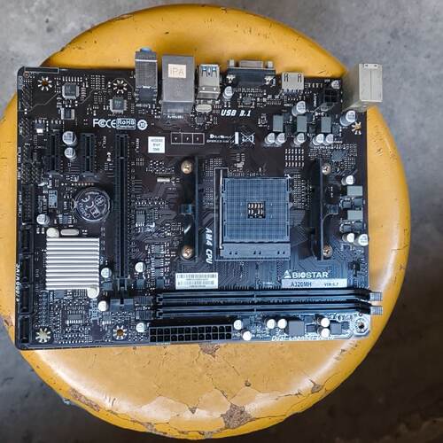 映泰A320MH主板，主板正常使用，用dd4内存插槽，主板经议价
