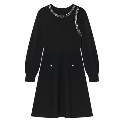 Goodland美地女装2025年春季新款镂空设计钻饰收腰针织连衣裙