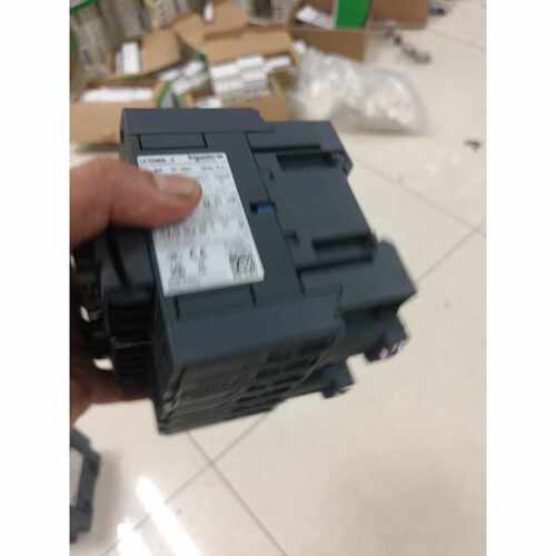 议价施耐德接触器LC1D40A一个，LC1DS40A一个，线圈电