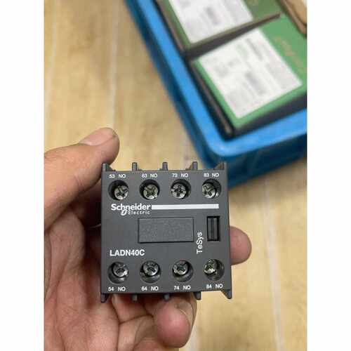 下单前咨询施耐德LADN40C辅助触点模块，TeSys系列，原装正品，