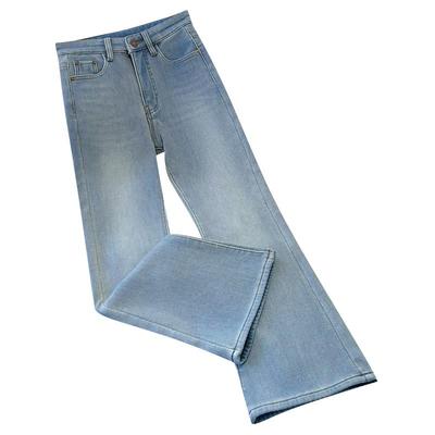 浅蓝色高腰显瘦微喇叭牛仔裤女