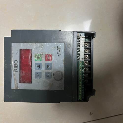 【询价】日博RIBO工业变频器 VVF 0.75kw 220V 实物适用