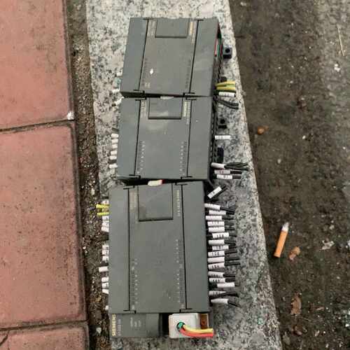 溢价-PLC，214-1BD23一枚，223-1PH22一枚