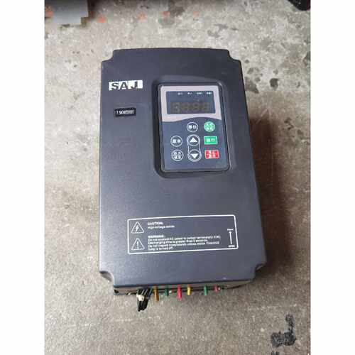 7.5三晶恒压供水专用变频器8100-4T7R5PB详见下图