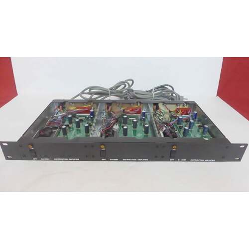 PELCO 3pcs. DA104DT DISTRIBUTION AMPLIFIER MOUNTED IN R300 R