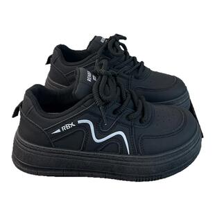 人本黑色板鞋女款2026新款春季透气厚底百搭鞋子女休闲运动小黑鞋