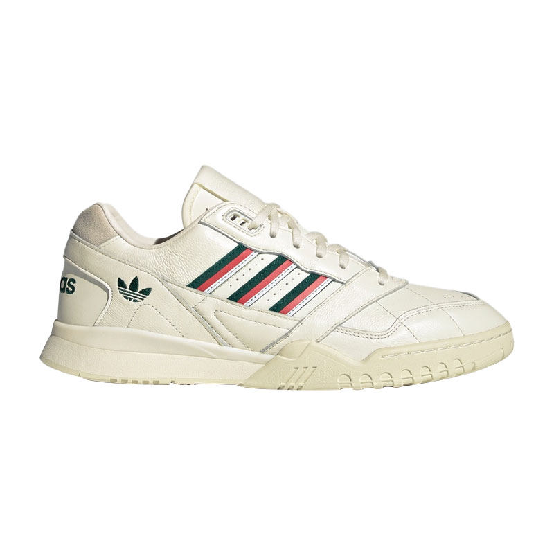 Adidas三叶草红绿运动板鞋系带