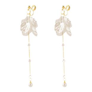 白色贝壳时尚优雅耳环链条珍珠长款轻奢气质耳钉无耳洞蚊香盘耳夹