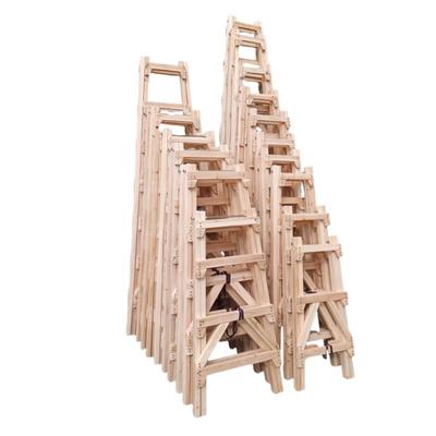 杉木装修人字梯每一步都有加固