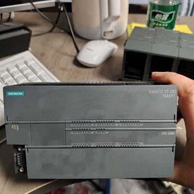 溢价-PLC型号6ES7288-1SR60-0AA0一台