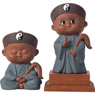 武当山小道士陶瓷摆件创意可爱手工道士人物家居客厅桌面装饰摆设