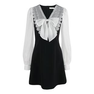 法式气质黑色长袖连衣裙2026新款春季设计感小众短款收腰拼接裙子