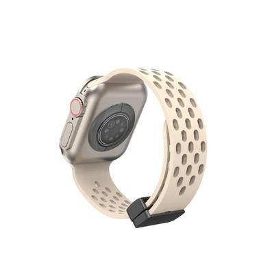 适用苹果手表S10ultra洞洞透气硅胶表带iwatch987se2磁吸运动透气