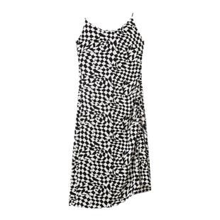 水云间黑白格纹吊带连衣裙女夏季新款2026独特设计醋酸棋盘格裙子