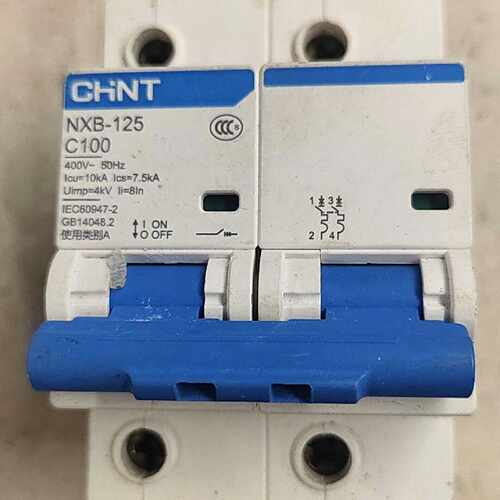 议价正泰NXB-125空气开关，100A双极，拆机件，功能正常。