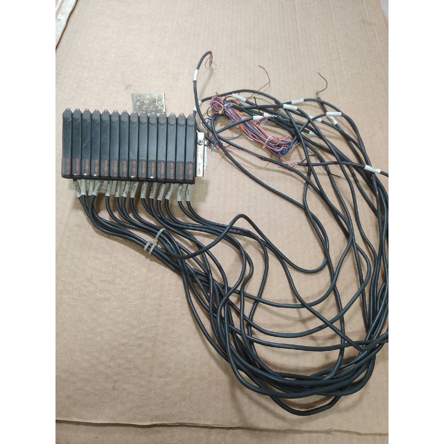 议价可维修OMRON欧姆龙光纤放大器E3XDA21S实物拍摄原