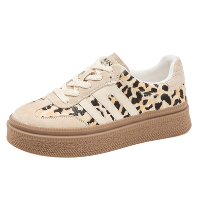 奥康女鞋德训鞋复古马毛休闲板鞋