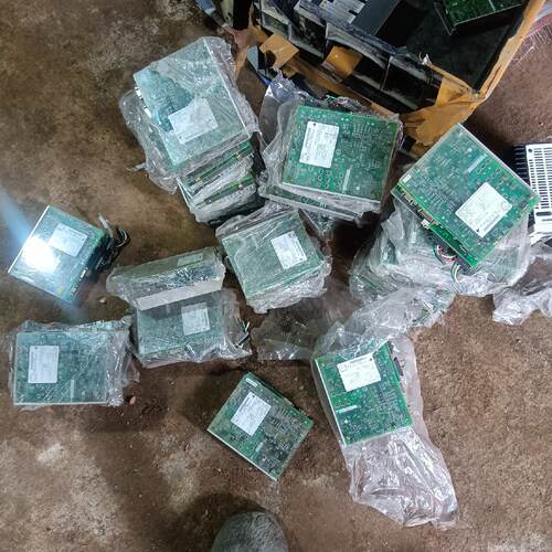 【询价】安川驱动器SGDJ-01BP九个，SGDJ-04AS一个，S适用