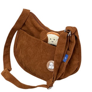 韩版森系少女灯芯绒包包女日系复古简约百搭百搭斜挎包单肩饺子包