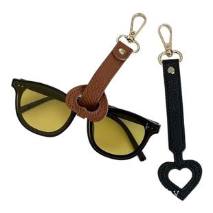 爱心帽夹旅行出差帽子便携收纳皮革穿孔帽夹太阳帽防丢挂钩包包挂