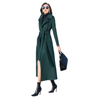 过膝毛呢大衣，气场强大女王范