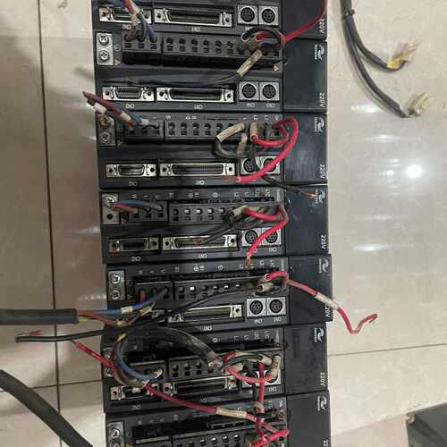 溢价-汇川伺服驱动IS500AS2R8I-158 400w 7台