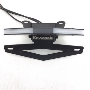 适用改装川崎Z1000 10-18 25款改装短尾牌照架带灯碳纤维车牌架