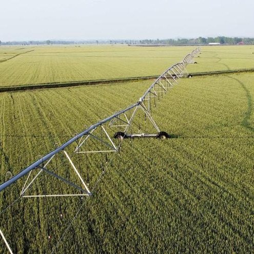 农田四轮平移式喷灌机管道供水两轮浇地灌溉移动无盲区农田灌溉