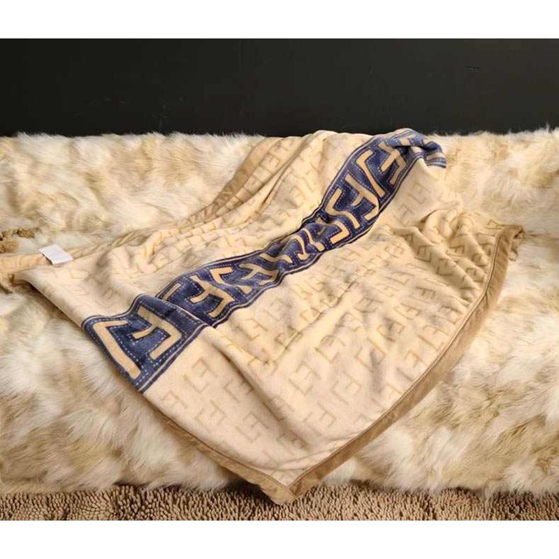 水钻缎面车载两用抱枕被子毯子办公室沙发午休睡枕头二合一礼品