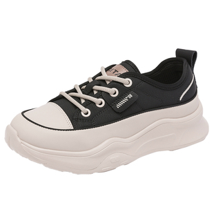 日泰厚底增高休闲鞋2025秋季新款轻便松糕板鞋舒适显脚小百搭女鞋