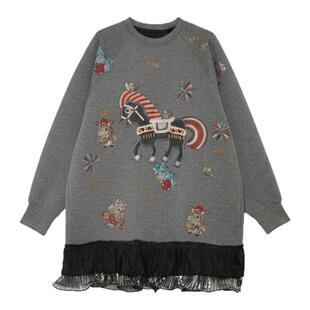 TCH萌趣本命财神马烫钻黑纱裙摆秋冬宽松卫衣连衣裙女T75D30E1047