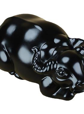 牛手把件新疆和田玉墨玉籽料摆件