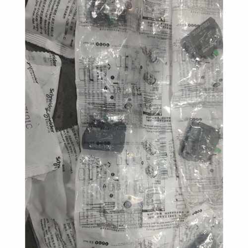 询价下单施耐德Schneider ZBEE-101C触点模块