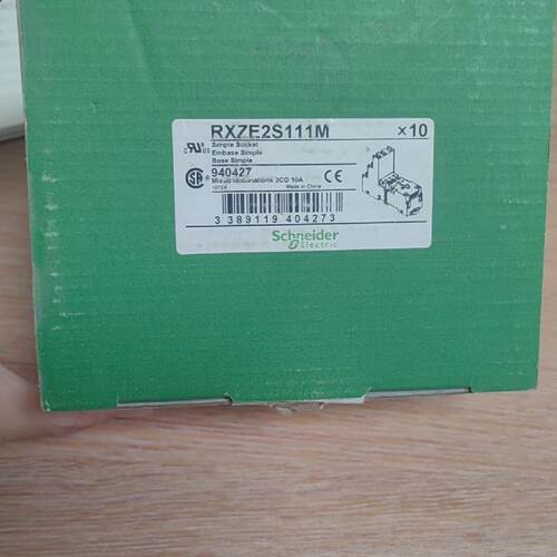 【议价-可维修】 中间继电器 继电器 导轨 RXZE2S111M /均有货