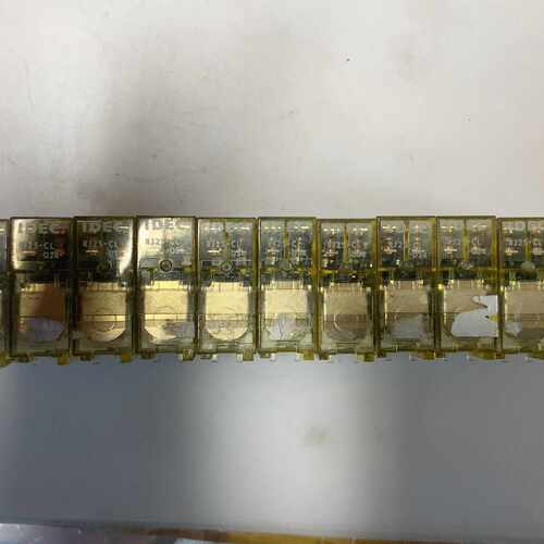 和泉IDEC继电器RJ1S-CL-D24 11只，打包价40