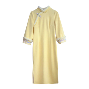 白玉【自制款】黄色少女绣花冬季旗袍保暖加绒大码胖mm气质连衣裙