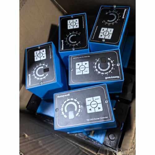 霍尼韦尔TBC2800A1000，烧嘴控制器。拆机产品，橙色