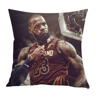 詹姆斯抱枕NBA篮球明星科比库里哈登枕头周边靠垫送男生生日礼物