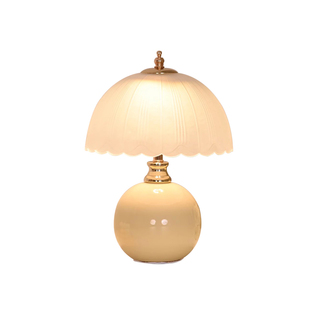 奶油创意台灯卧室床头灯轻奢2025新款长明结婚婚庆浪漫礼物小夜灯