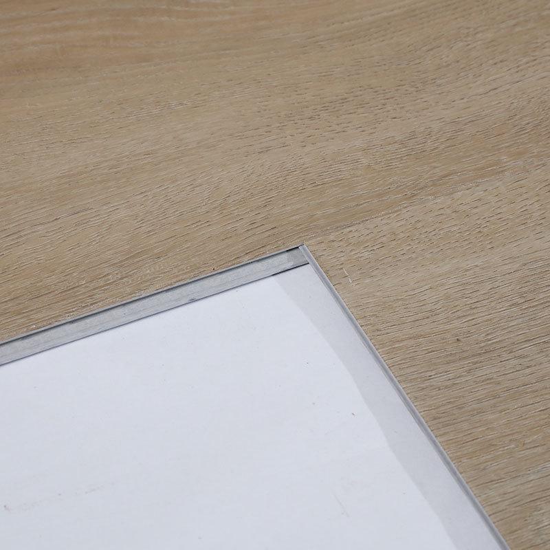 SPC工厂家用木纹酒店工程式地板石锁扣晶防水塑胶寂卡扣风侘