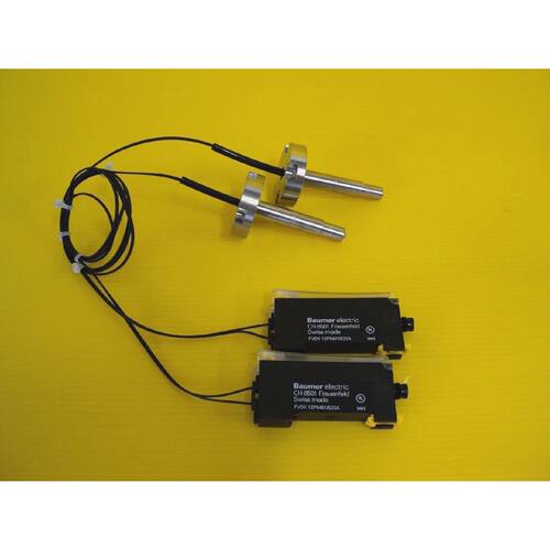 2PCS Baumer Electric Fiber Optic Sensor FVDK 12P6401S35A CH8