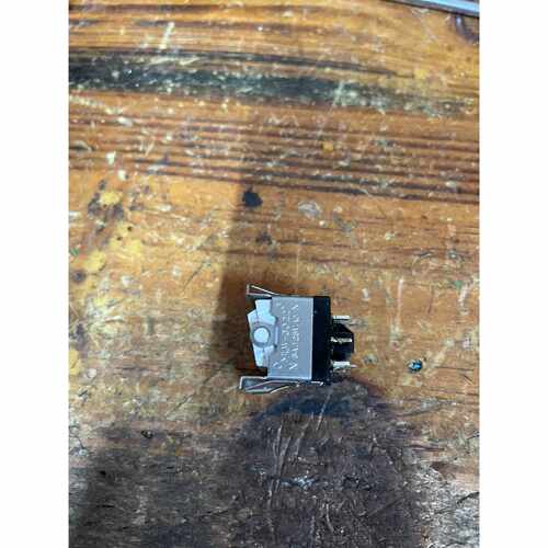 MLW-3022/5A125A翘板开关 东西全新的。没用过。