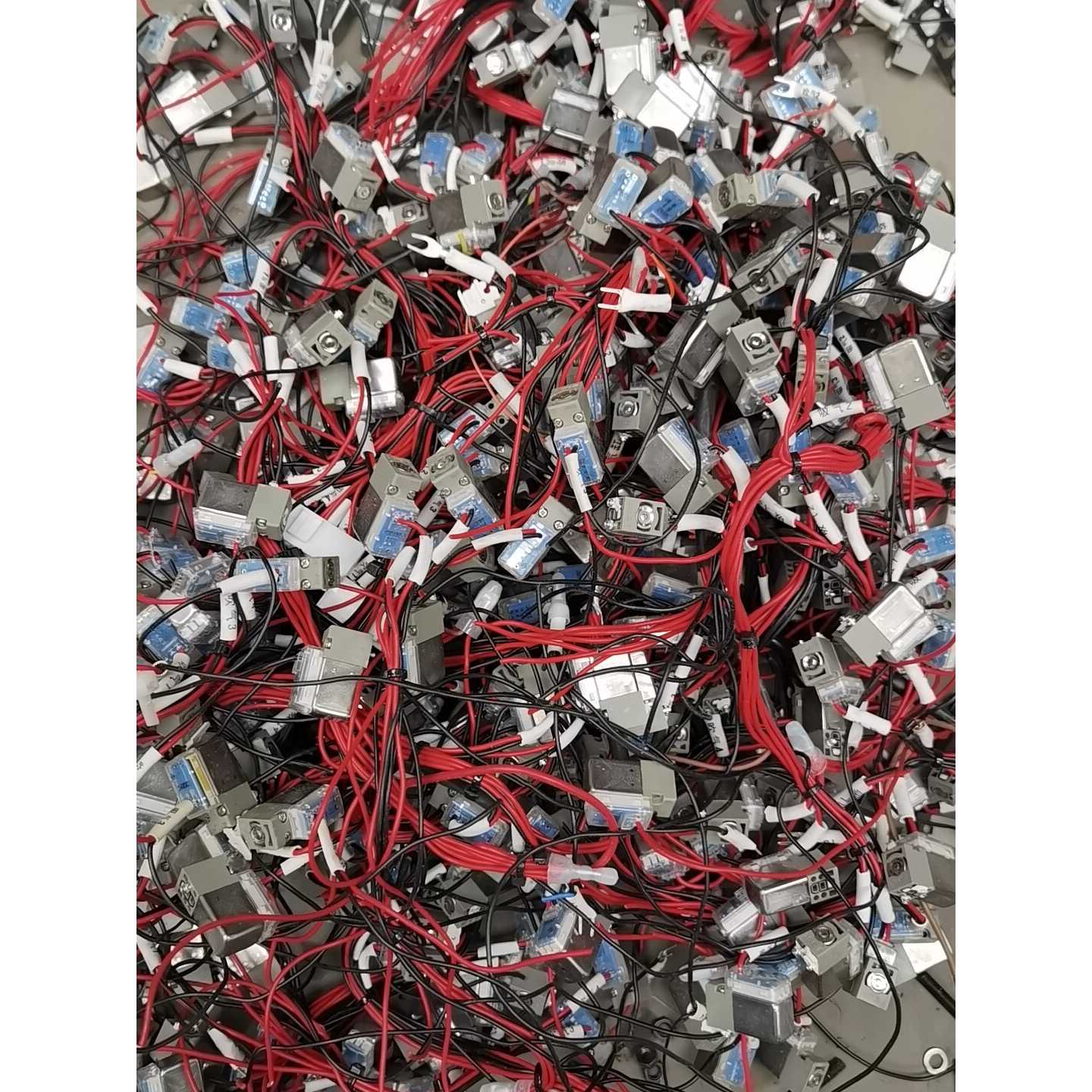 询价下单SMC电磁阀线圈，SMC电磁阀24V线圈，功能正常，配螺丝，