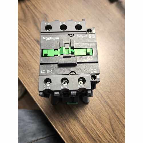 下单前咨询施耐德LC1E40交流接触器，TeSys E系列，60A，线