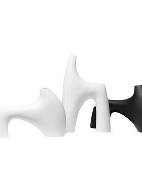 现代北欧异形白色树脂花器样板房