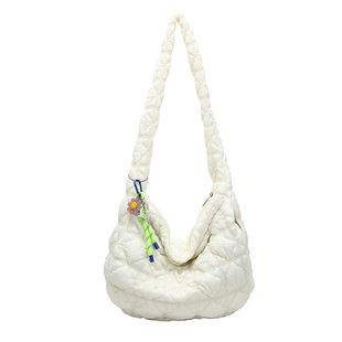 赵露思同款韩国小众新款单肩包大包女羽绒泡泡褶皱包云朵斜挎包