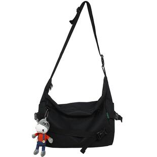 日系斜挎包女大容量背包工装百搭学生单肩包黑色包包挎包男邮差包