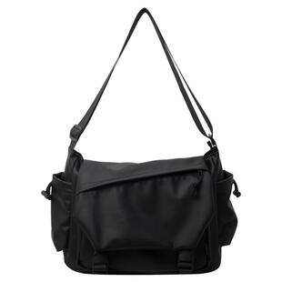 斜挎包女2026新款男包工装机能风大容量通勤邮差包男休闲单肩挎包