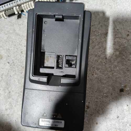 议价三晶变频器 SLE330S2 KB0022G3维修
